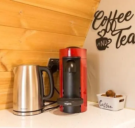 Holiday home Cozy Haven Glamping Pod 1with Hot Tub & Cold Shower *