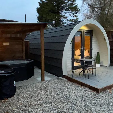 Holiday home Cozy Haven Glamping Pod 1with Hot Tub & Cold Shower